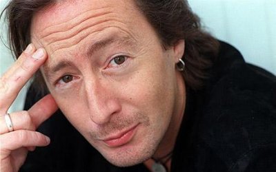 julian-lennon-460_1418667c.jpg