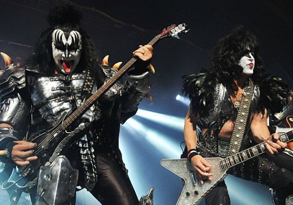 Kiss-Jim-Dyson.jpg
