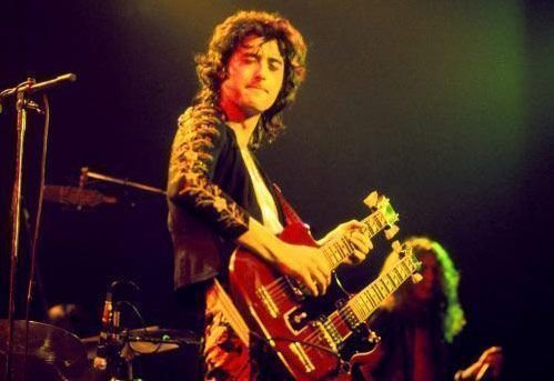 Jimmy-Page%27s-EDS-1275-Double-Neck-Gibson.jpg