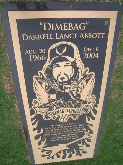 rsz_darrellabbottterriblebeautygravesite1.jpg