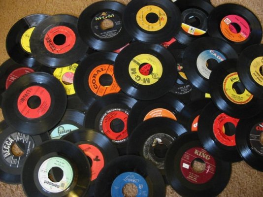 Vynil-records-670x502.jpg