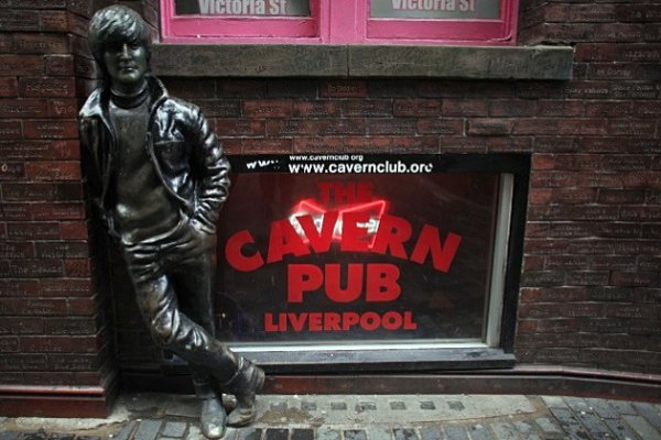 Beatles-Christopher-Furlong.jpg