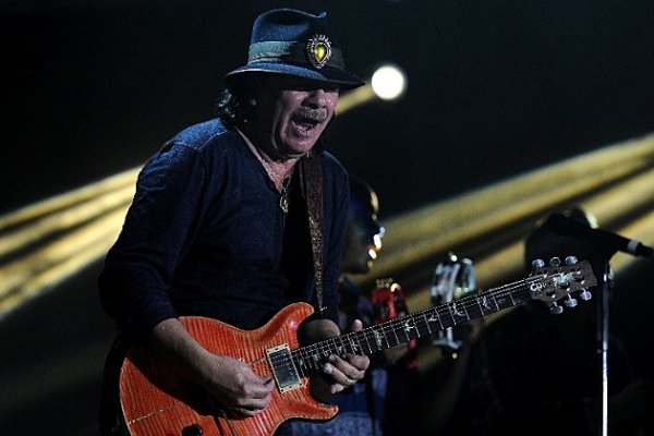 Carlos-Santana-Matt-Roberts.jpg Carlos-Santana-Matt-Roberts.jpg