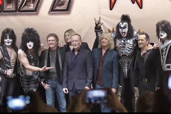 Kisstour.jpg