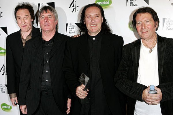 Ray-Davies-Dave-Davies-Kinks.jpg