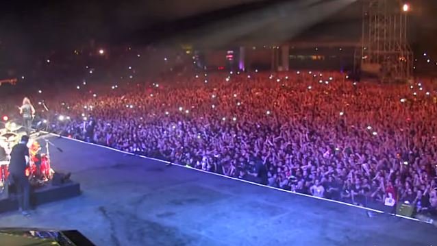 rockconcertcrowd_638.jpg
