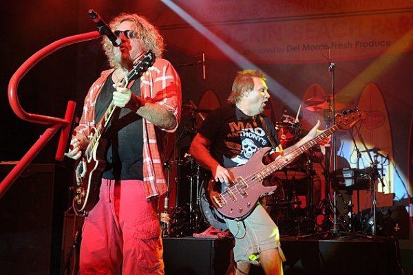 -Hagar-Michael-Anthony-Jason-Bonham-Circle-630x420.jpg
