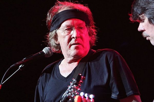 Paul-Kantner-Jefferson-Starship-630x420.jpg