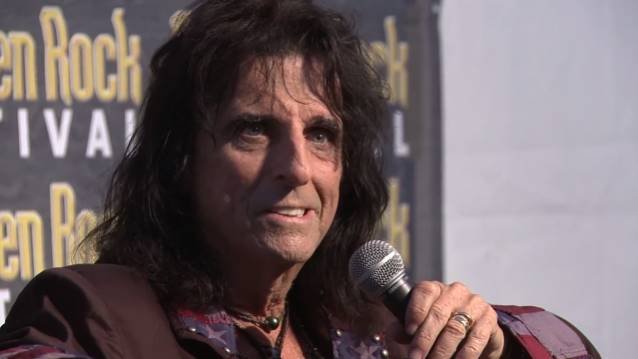 alicecooperswedenrockpressconference2014_3_638.jpg