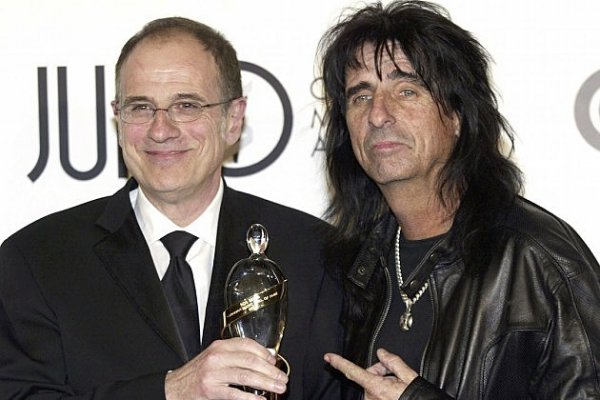 Bob-Ezrin-Alice-Cooper-630x420.jpg
