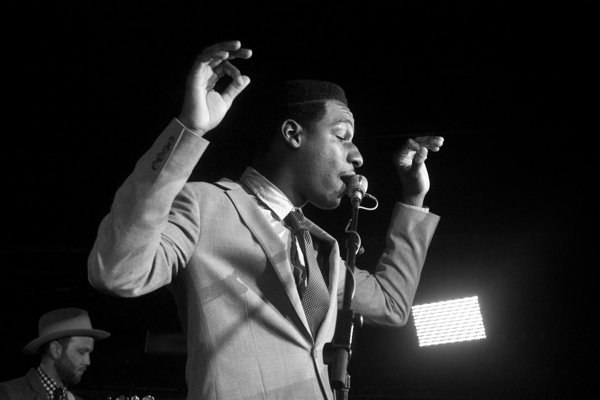 1_Leon-Bridges_Mercury-Lounge.jpg