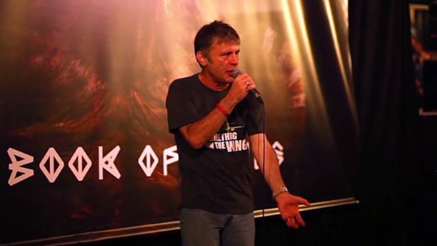 brucedickinsonironmaidenparislistening2015_638.jpg