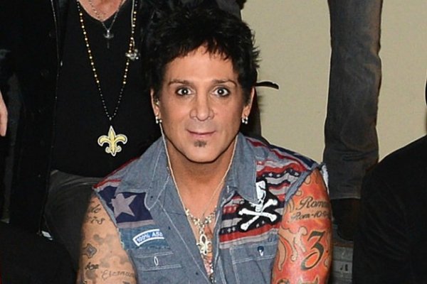 Deen-Castronovo.jpg Deen-Castronovo.jpg