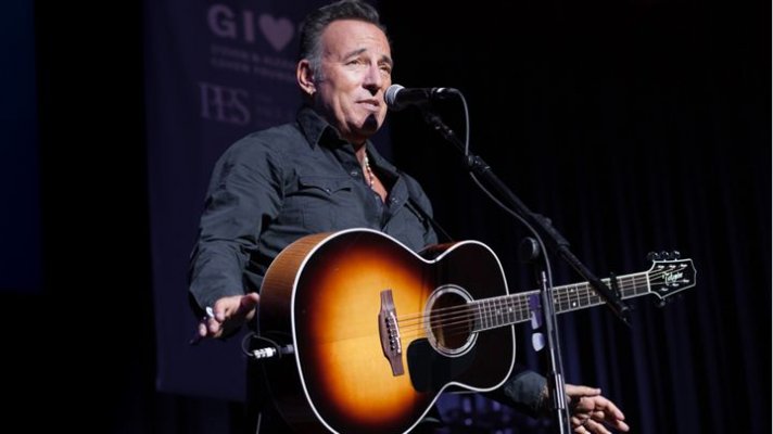 720x405-BRUCE_SPRINGSTEEN_STAND_UP_19.jpg
