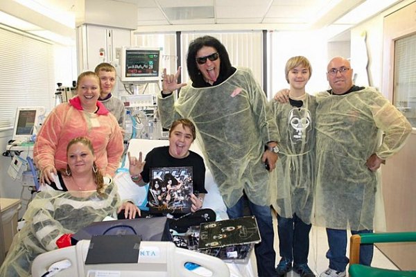Gene-Simmons-Hospital-Visit.jpg