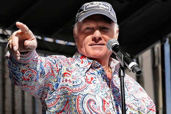 Mike-Love-Beach-Boys1.jpg