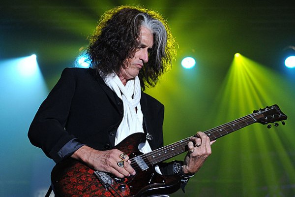 Joe-Perry.jpg