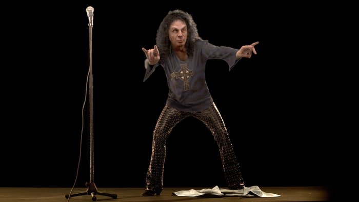 -dio-hologram-cd4ff31d-b068-4212-b9f9-45d3e1da8522.jpg