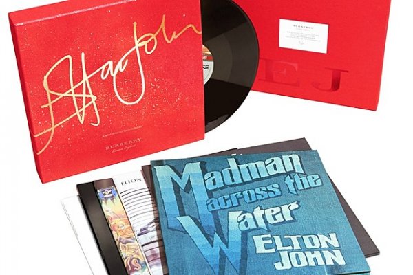 Burberry-Elton-John-vinyl-box-set_002.jpg