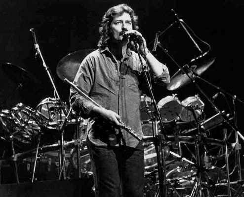 421d66c786bb91700e9038--justin-hayward-moody-blues.jpg