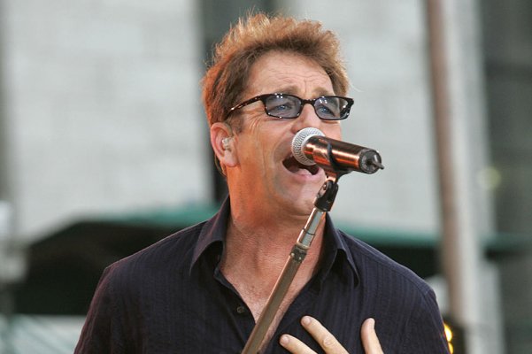 Huey-Lewis.jpg