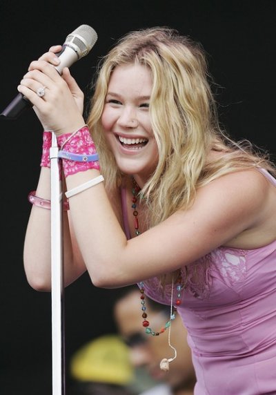 8bb2c690e7c9e9c0883c40a36--joss-stone-music-school.jpg