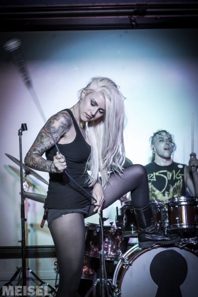 8a1590d02a410c40dd7271a4fccf5014--sirens-rockers.jpg
