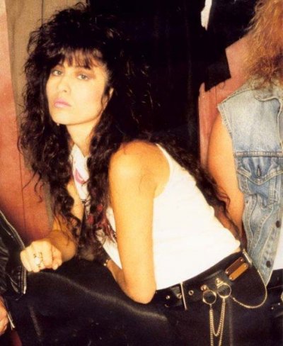 fb992840066a0e5b9ba7c207725881e1--s-rock-singer.jpg