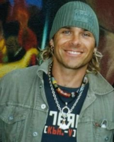 07e639bd9be96095b890829cd613--mike-tramp-long-hair.jpg