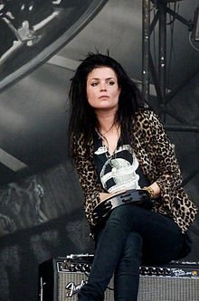 220px-Alison_Nicole_Mosshart.jpg