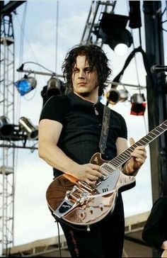 4d8fef0a80b9ab2c3be19--jack-white-sexy-white-white.jpg