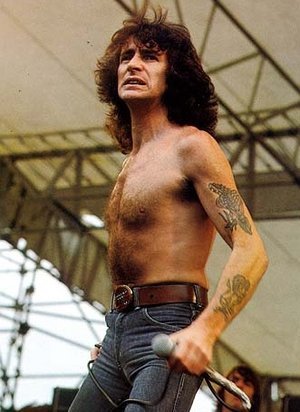 bon-scott-performing1.jpg
