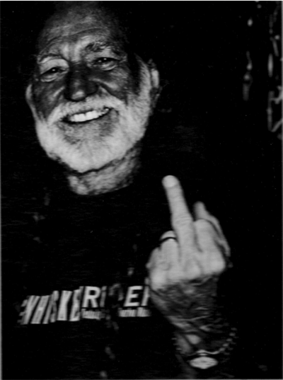 willie-nelson-flipping-bird.png