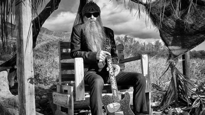 8-A_Billy_Gibbons_in_Hawaii_Photo_by_Blain_Clausen.jpg