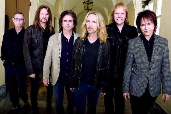 Styx_Crash_of_the_Crown_single.jpg