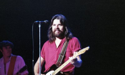 BobSeeger(9-13-1980(c)BillO'Leary)004.jpg BobSeeger(9-13-1980(c)BillO'Leary)004.jpg