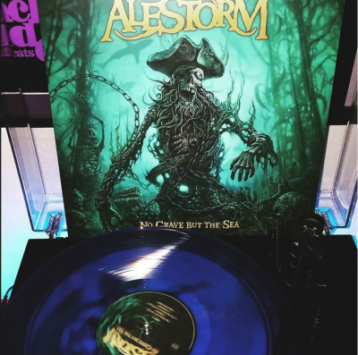 alestorm no grave but the sea vinyl.png