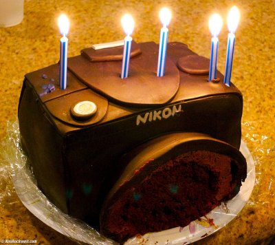 IMG_0419-camera-birthday-cake.jpg