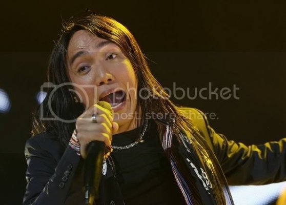 JourneyConcertPlanetHollywood4W54IV.jpg