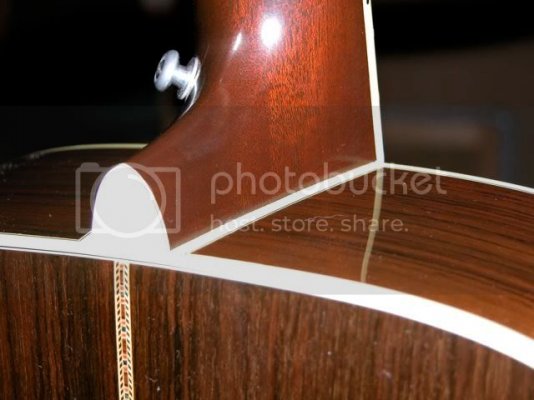 heelbass.jpg heelbass.jpg