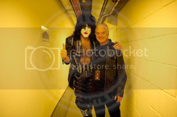 120510-0003-Kiss.jpg
