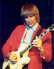 photo-alex%20lifeson2.jpg