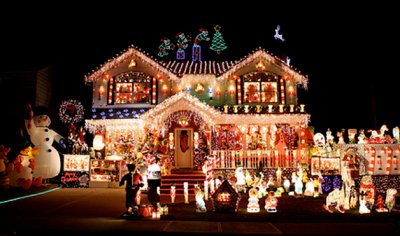 crazy_outdoor_christmas_lights_at_womansday_com_-_photos_of_houses_decorated_with_christmas_ligh.jpg