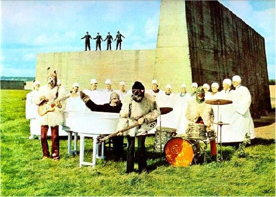 MagicalMysteryTourBeatles.jpg
