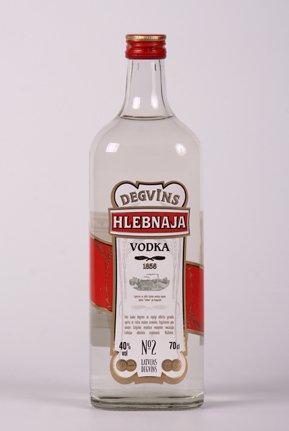 17052-genuine-russian-vodka-hlebnaja-1.jpg