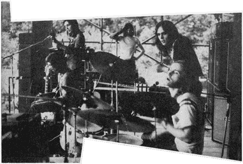 Genesis_-_Meerlo_(8-07-1972).gif