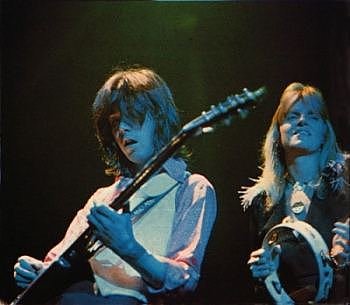 Live76_4.jpg