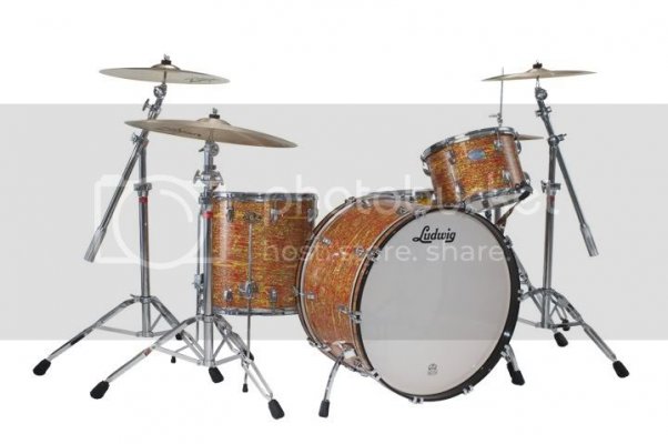 BunECarlosdrumkit.jpg