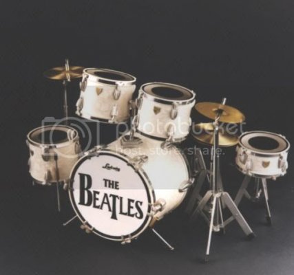 RingoStarrsdrumkit.jpg