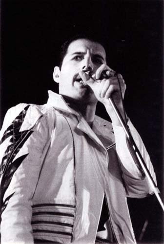 freddie-mercury-37.jpg